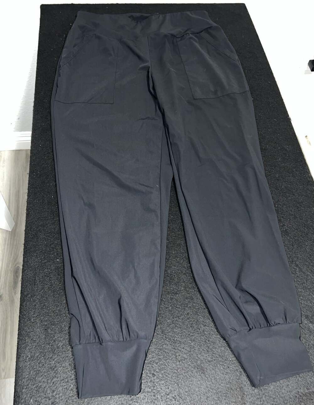 Halara Women's Black Jogger Pants L Regular Pockets Stretch Nylon Gym